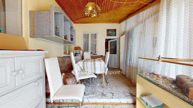 Eladó családi ház, Napkoron 32 M Ft, 3+1 szobás