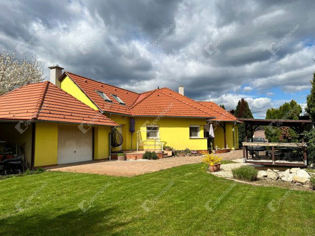 Eladó családi ház, Abdaon 118 M Ft, 5 szobás