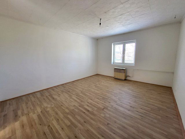 Eladó családi ház, Lőrinciben 42 M Ft, 3 szobás