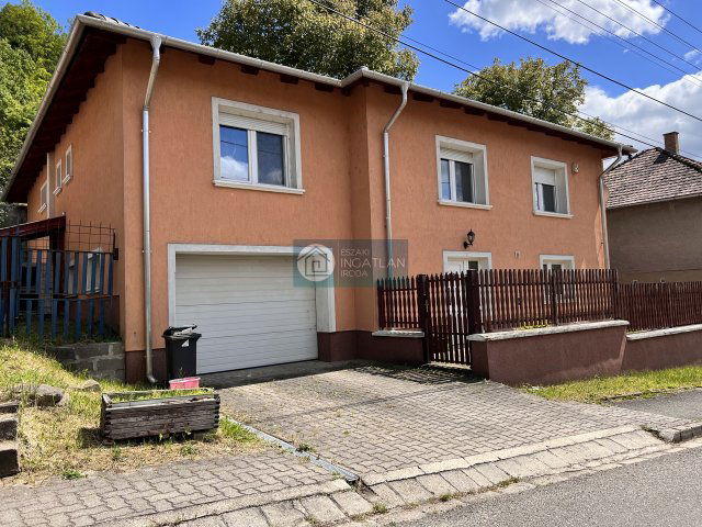 Eladó családi ház, Ózdon 42.5 M Ft, 5 szobás