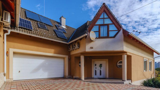 Eladó családi ház, Miskolcon 350 M Ft, 5 szobás