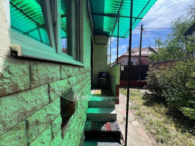 Eladó családi ház, Budapesten, XV. kerületben 79.9 M Ft