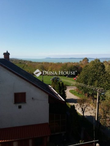 Eladó családi ház, Balatonföldváron 120 M Ft, 4 szobás