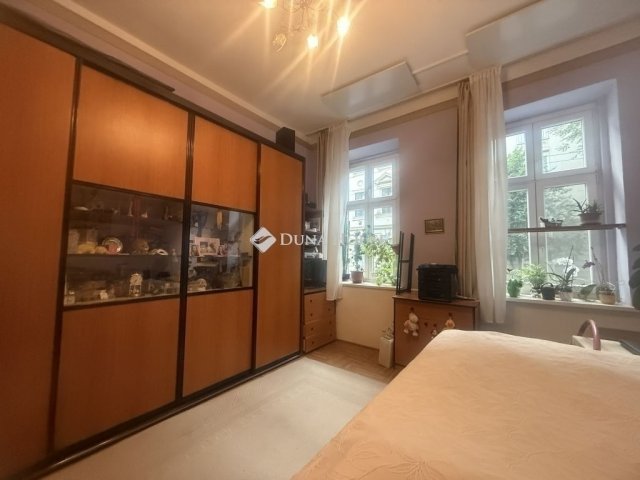 Eladó téglalakás, Budapesten, VII. kerületben 62.9 M Ft