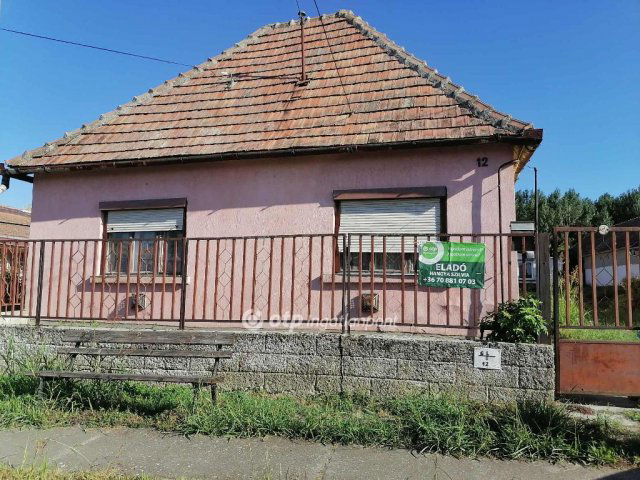 Eladó családi ház, Kalocsán 13.49 M Ft, 4 szobás