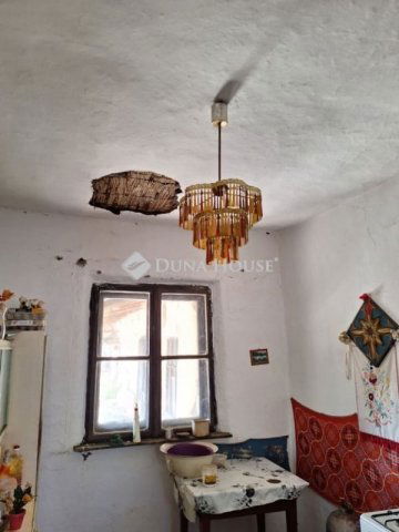 Eladó családi ház, Tetétlenen 5.7 M Ft, 2 szobás