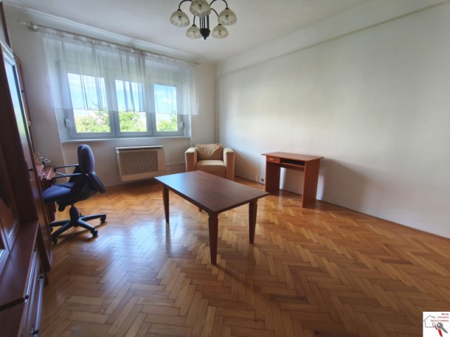 Kiadó téglalakás, albérlet, Pécsett 170 E Ft / hó, 2 szobás