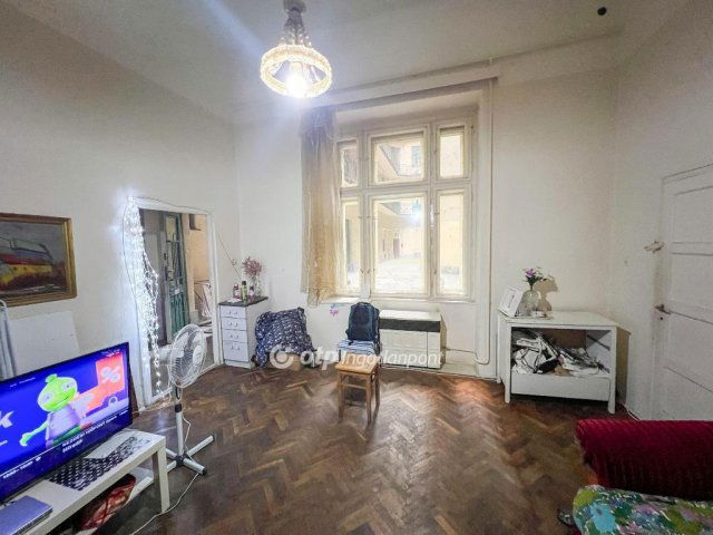 Eladó téglalakás, Budapesten, VIII. kerületben 66.9 M Ft