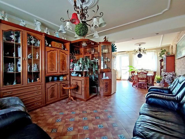 Eladó családi ház, Budapesten, XX. kerületben 150 M Ft, 8 szobás