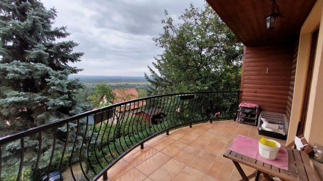 Eladó családi ház, Leányfaluban 140 M Ft, 6 szobás