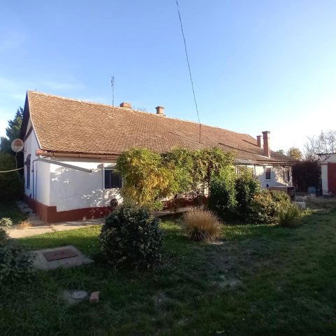 Eladó családi ház, Mezőtúron 14.2 M Ft, 3 szobás