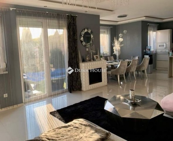 Eladó családi ház, Kerepesen 155 M Ft, 4 szobás