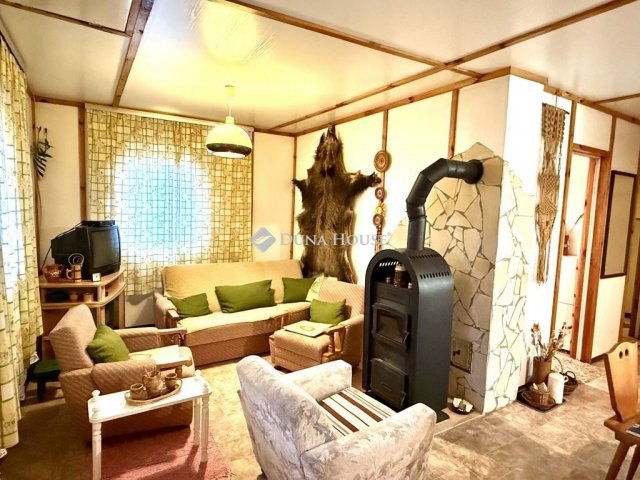 Eladó nyaraló, Zsennyén 21.9 M Ft, 3 szobás