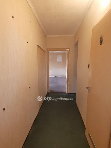 Eladó panellakás, Békéscsabán 23.9 M Ft, 2 szobás