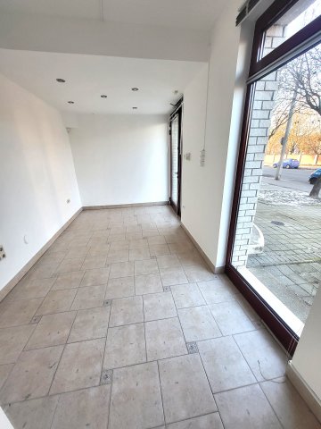 Eladó üzlethelyiség, IV. kerületben, Homoktövis utcában