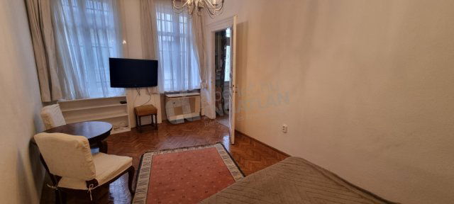 Kiadó téglalakás, albérlet, V. kerületben, Múzeum körúton