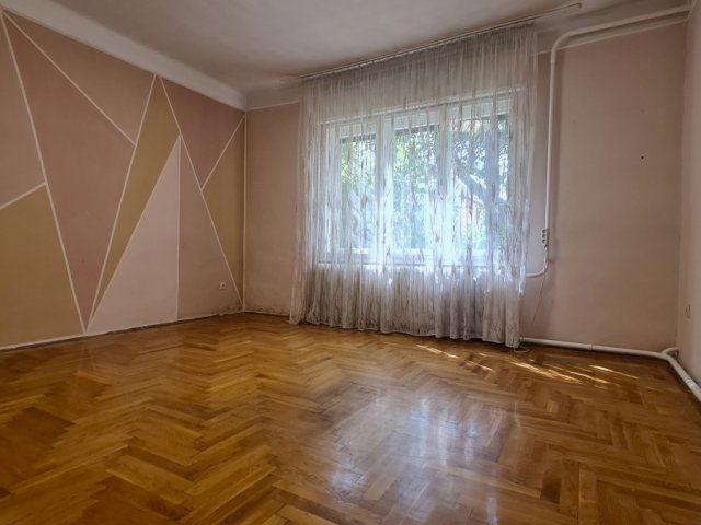 Eladó családi ház, Budapesten, XVIII. kerületben, Garam utcában