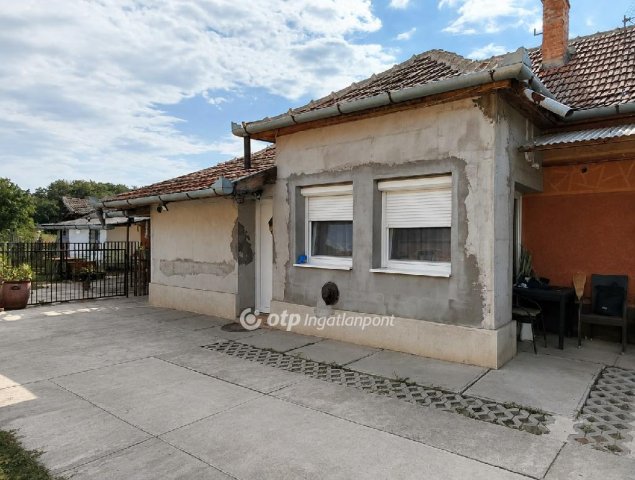 Eladó családi ház, Csanádapácán 17.5 M Ft, 1+2 szobás