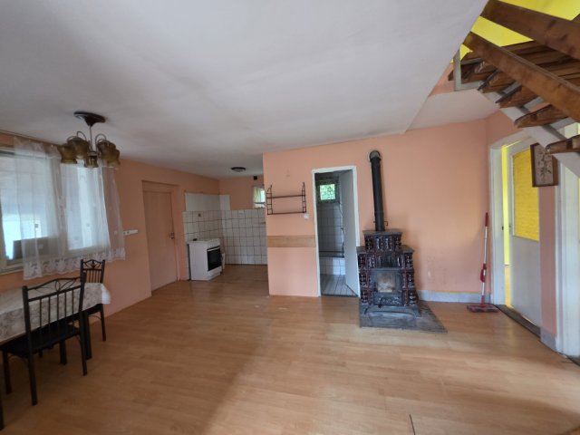 Eladó családi ház, Velencén 74.9 M Ft, 3 szobás