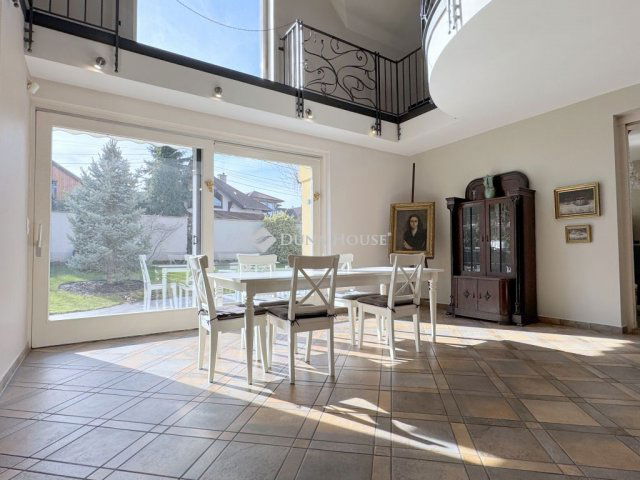 Eladó családi ház, Szentendrén 290 M Ft, 5 szobás