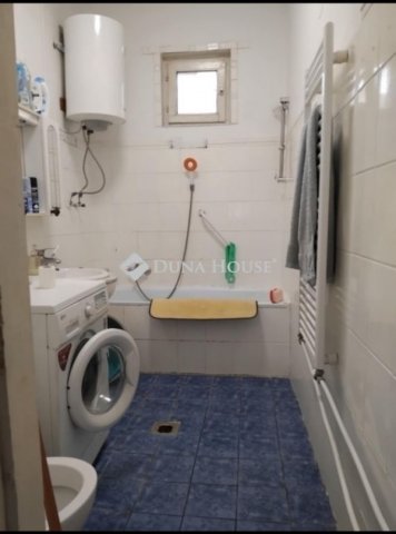 Eladó családi ház, Vecsésen 89.9 M Ft, 4 szobás