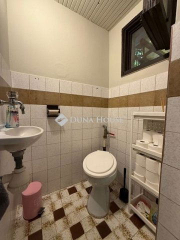 Eladó családi ház, Vecsésen 71.5 M Ft, 3 szobás