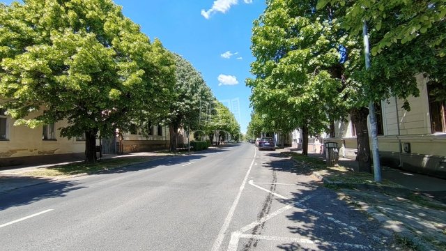 Eladó téglalakás, Keszthelyen 30.9 M Ft, 3 szobás