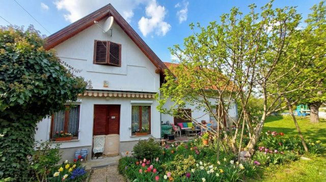 Eladó nyaraló, Balatonalmádiban 65 M Ft, 4 szobás