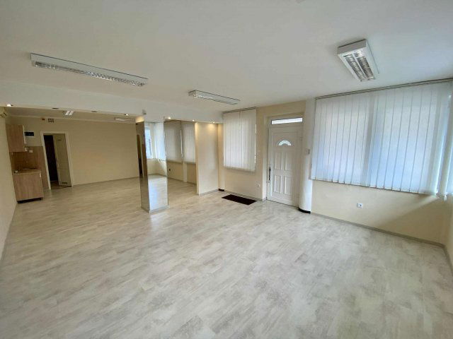 Eladó üzlethelyiség, Nyíregyházán 39.9 M Ft, 3 szobás