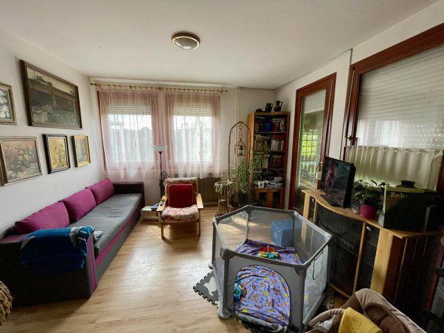 Eladó családi ház, Mogyoródon 89.9 M Ft, 4+1 szobás