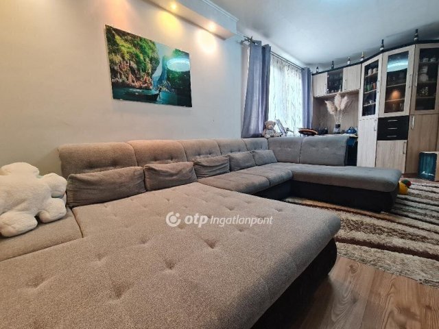Eladó panellakás, Budapesten, III. kerületben 69.9 M Ft