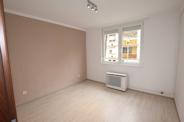 Eladó téglalakás, Debrecenben 68.5 M Ft, 2 szobás