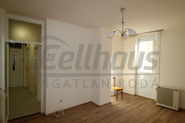 Eladó téglalakás, Celldömölkön 26 M Ft, 1 szobás