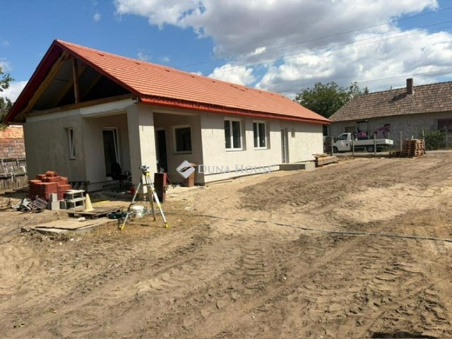 Eladó családi ház, Nyáregyházán 79 M Ft, 4 szobás