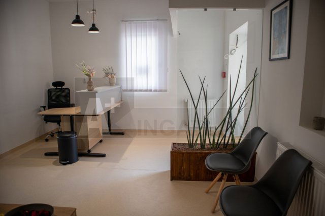 Kiadó üzlethelyiség, Szegeden 100 E Ft / hó