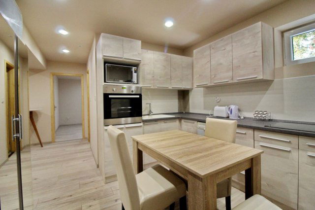 Kiadó téglalakás, albérlet, Debrecenben 270 E Ft / hó, 3 szobás