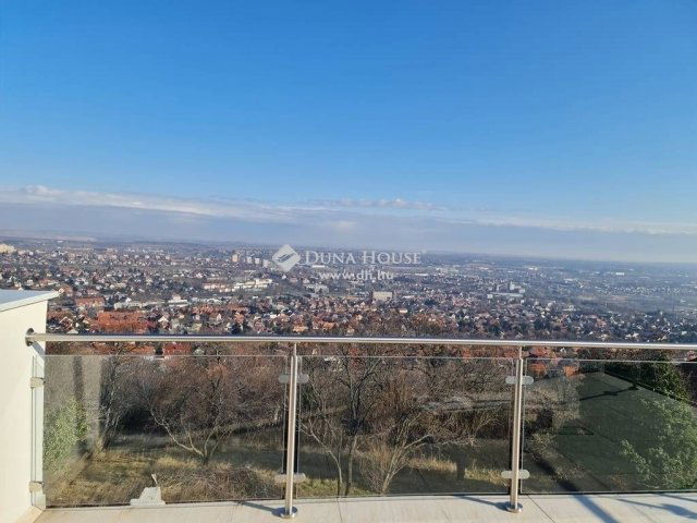 Eladó ikerház, Pécsett 139.9 M Ft, 4 szobás