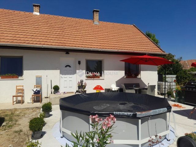 Eladó családi ház, Tápióságon 65 M Ft, 4 szobás