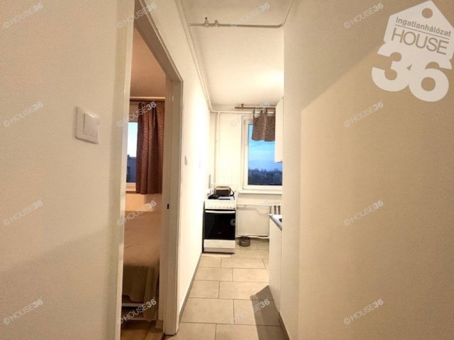 Eladó panellakás, Kecskeméten 41 M Ft, 2 szobás