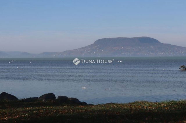 Eladó nyaraló, Fonyódon 32 M Ft, 1 szobás / költözzbe.hu