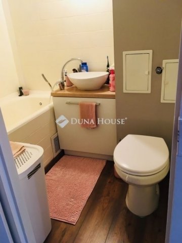 Eladó panellakás, Kecskeméten 37.5 M Ft, 1 szobás