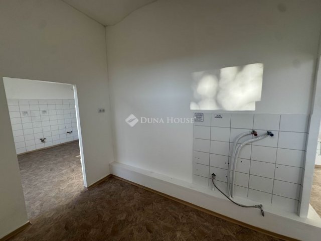 Eladó téglalakás, Budapesten, XX. kerületben 40 M Ft, 1 szobás