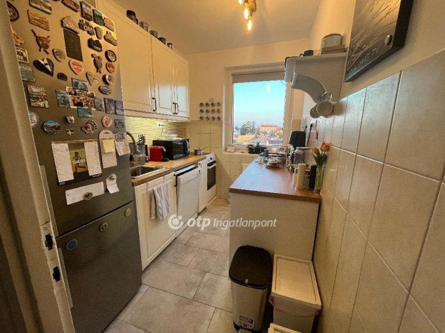 Eladó téglalakás, Mosonmagyaróváron 59.9 M Ft, 1+2 szobás