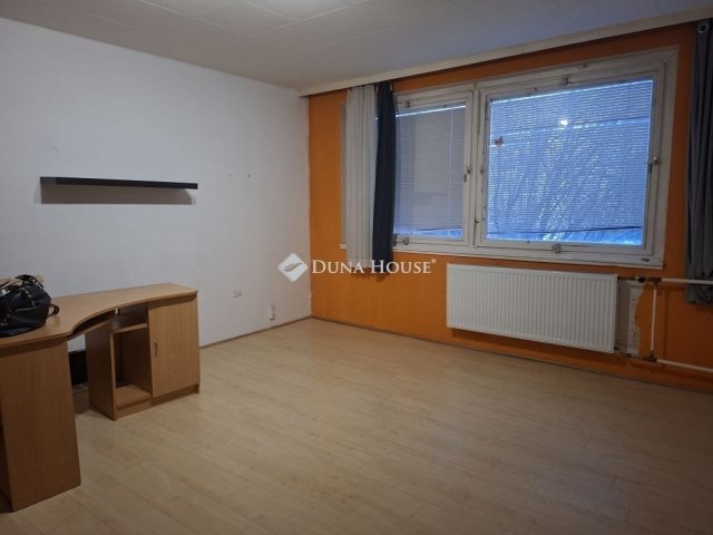 Eladó panellakás, Kistarcsán 66 M Ft, 2 szobás