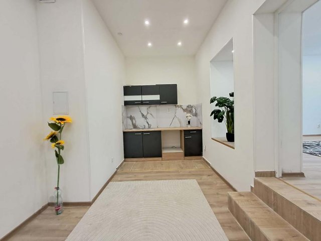 Eladó családi ház, Budapesten, XV. kerületben 41.9 M Ft