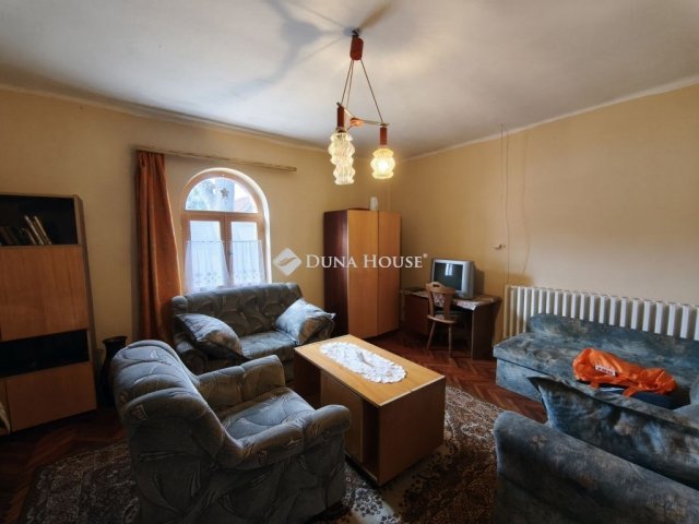 Eladó családi ház, Okányon 12 M Ft, 1+1 szobás