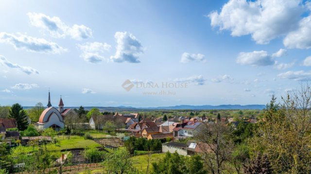 Eladó családi ház, Erdőkertesen 149.9 M Ft, 6 szobás