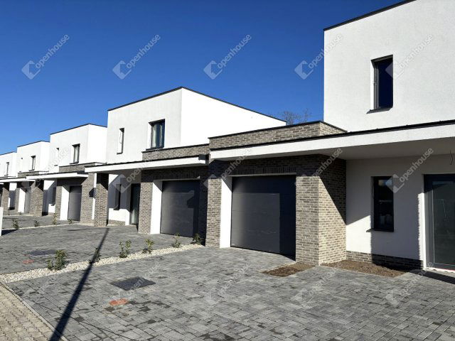 Eladó családi ház, Győrött 104.99 M Ft, 3 szobás