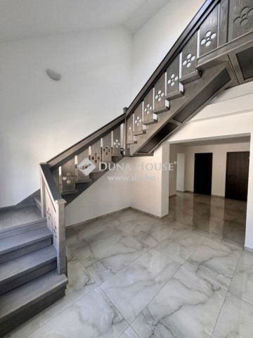 Eladó családi ház, Nagyrédén 69.9 M Ft, 7 szobás
