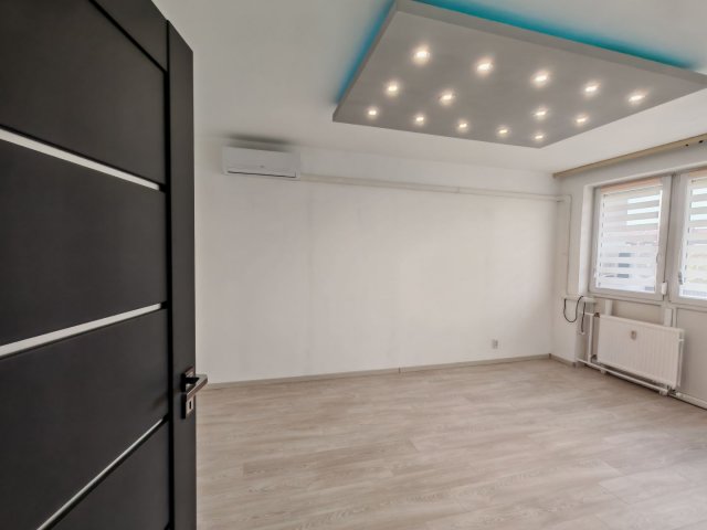 Eladó panellakás, Debrecenben 63.9 M Ft, 3 szobás